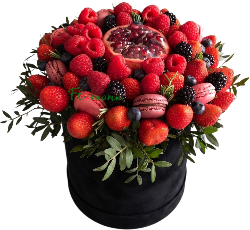Шляпная коробка со свежими ягодами и макарон «Вкус роскоши»
